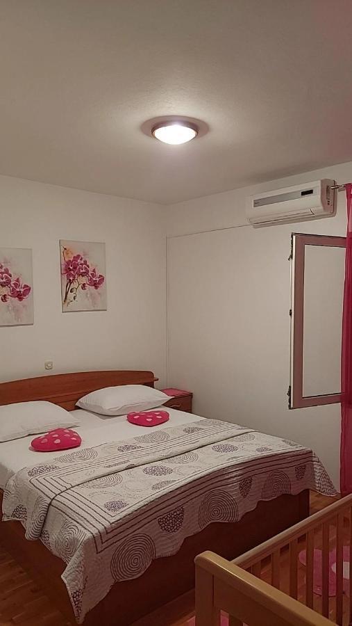Apartmani Katarina Mundanije Buitenkant foto