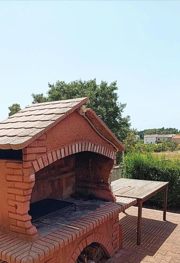 Apartmani Katarina Mundanije Buitenkant foto