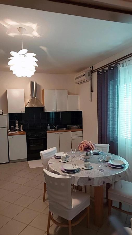 Apartmani Katarina Mundanije Buitenkant foto