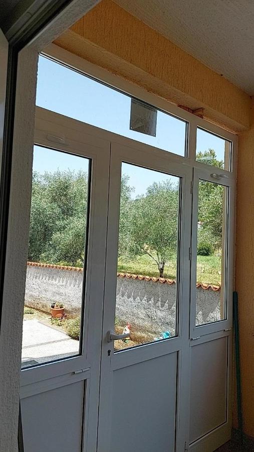 Apartmani Katarina Mundanije Buitenkant foto