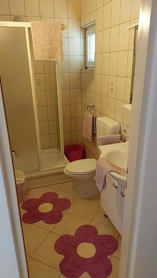Apartmani Katarina Mundanije Buitenkant foto